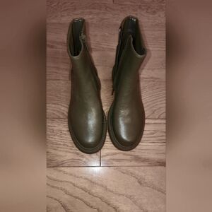 New,Sarto,olive green color,leather ankle boots,never worn